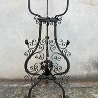PORTAVASO IN FERRO BATTUTO DECORATO '900
