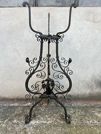 PORTAVASO IN FERRO BATTUTO DECORATO '900