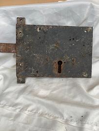 Serratura antica da portone in ferro – primi ‘900