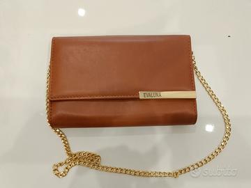 Borsa a tracolla Evaluna marrone con catena dorata