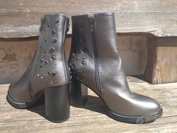 stivaletti Solo Soprani tg. 40 Nuovi i