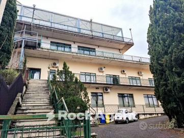 LAURIA - COMPLESSO POLIFUNZIONALE DI AMPIA METRATU