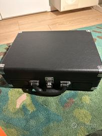 Giradischi portatile a valigia vintage