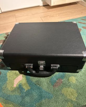 Giradischi portatile a valigia vintage