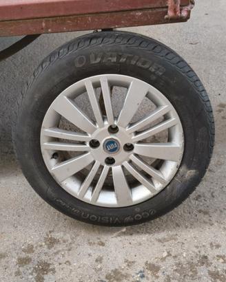 Set 4 cerchi in lega originali Fiat 15" con gomme 