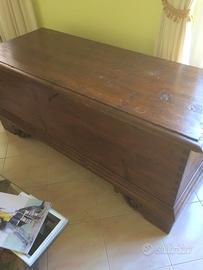 Cassapanca primi 900, a Pesaro