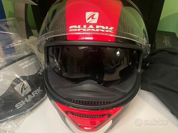 Casco in carbonio