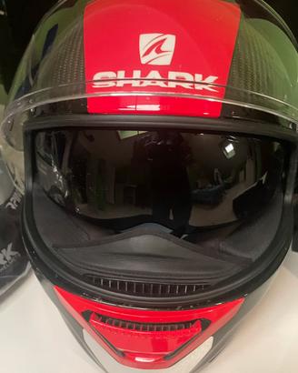 Casco in carbonio