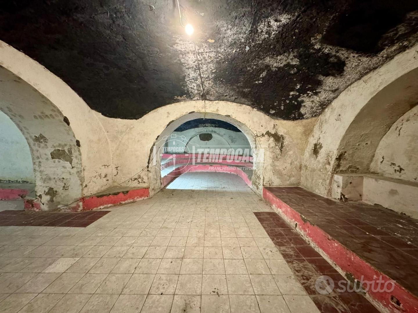 Deposito a Napoli Via Diocleziano 1 locali - Vista 3