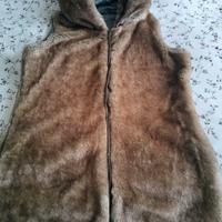 giubbotto smanicato con pelliccia interna