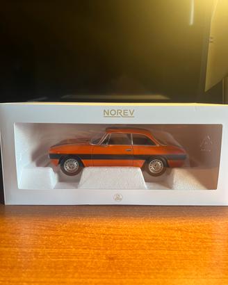 Alfa Romeo 2000 GT Veloce in Fast X 1/18 Norev
