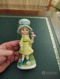 Carinissima fanciulla vintage in ceramica