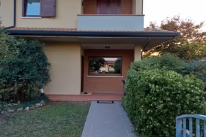 Villa a schiera di testa 210mq (locatore)