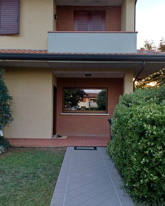 Villa a schiera di testa 210mq (locatore)