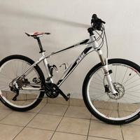 MOUNTAIN BIKE KTM