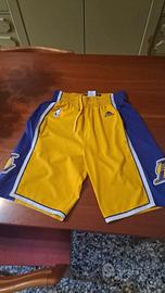 Pantaloncini da basket Adidas taglia in for