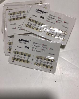 Bracket ortodontici in metallo 400pz