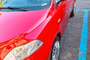 lancia ypsilon  full optional