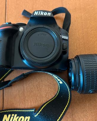 Nikon d3200 con obbiettivo 18/55 mm