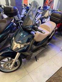 Piaggio Beverly 250