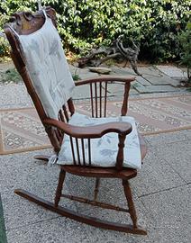 Dondola in legno vintage