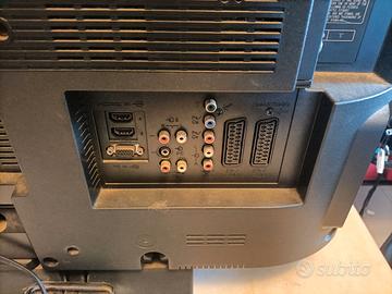 televisore LCD Sony Bravia, modello KDL-32S3000.