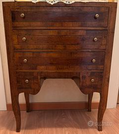 Cassettiera in legno massello stile antico