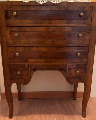 Cassettiera in legno massello stile antico