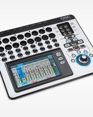 Mixer digitale QSC