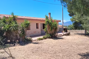 Feraxi - circa 26 ettari a pochi passi dal mare