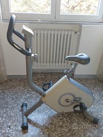 cyclette con piccolo schermo