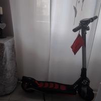 monopattino elettrico per adulti Aprilia 