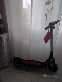 monopattino elettrico per adulti Aprilia 