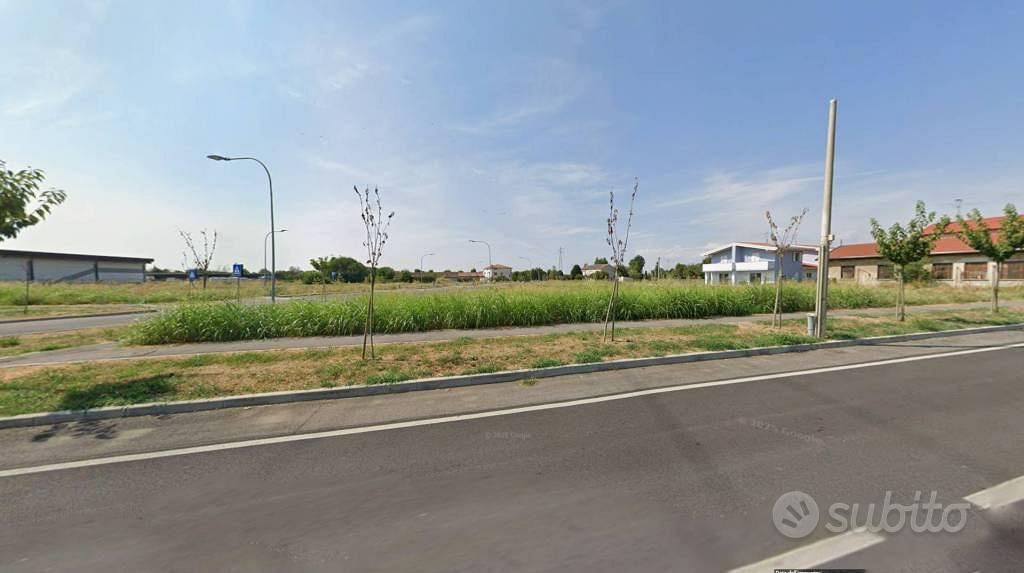Terreno di 1790 m² a Castiglione delle Stiviere - Altro