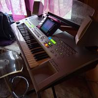 Yamaha arranger Tyros-1 