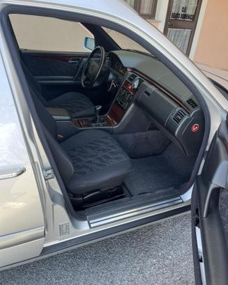 Autofunebre mercedes