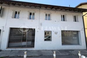 2 Vetrine a Pordenone