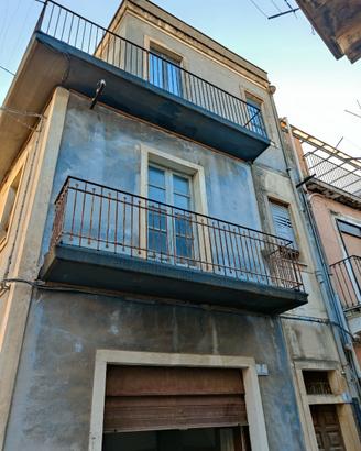 Palazzetto con garage Motta S.A. centro - rif 01M