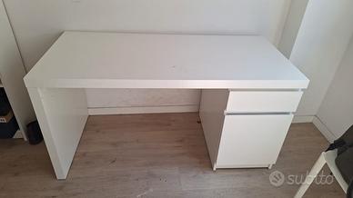 scrivania Ikea MALM