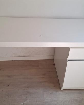 scrivania Ikea MALM