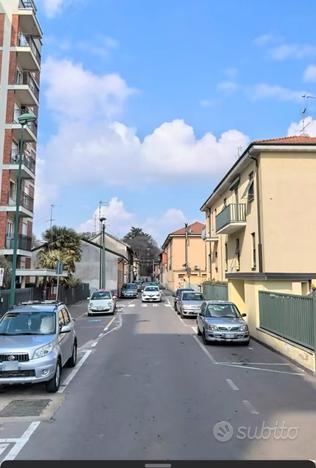 Quadrilocale in ZONA PADERNO DUGNANO CON CANTINA