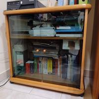 Mobile porta TV con ante a vetro scuro
