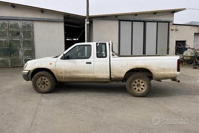 Nissan Navara 2.5 TD King Cab 4x4 – 2001 – Autocar