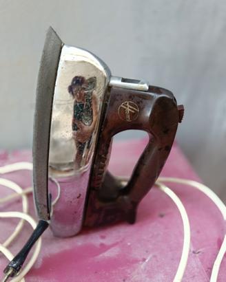 ferro a vapore anni 50