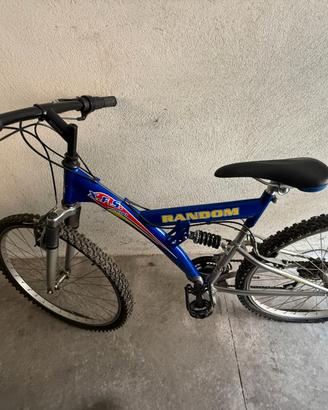 Bicicletta Mountain Bike