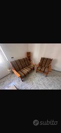 Divano 2 posti e poltrona in legno vintage
