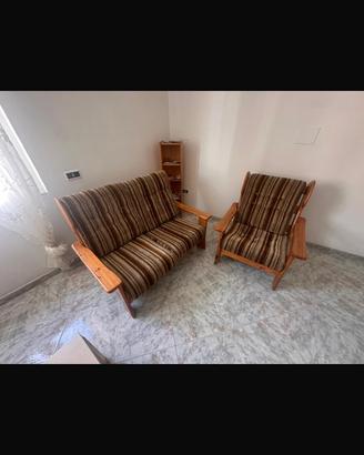 Divano 2 posti e poltrona in legno vintage