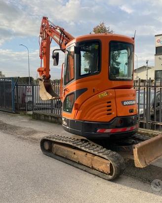 Escavatore DOOSAN DX 35 Z anno 2017 ore 1900
