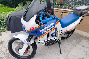 Honda Africa twin 750 rd04