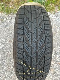 4 Pneumatici invernali 215/55/18